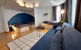 Viel Platz Fuer Gruppen Inkl. Waschmaschine, Hochstuhl Und Playstation Mitten In Der Altstadt