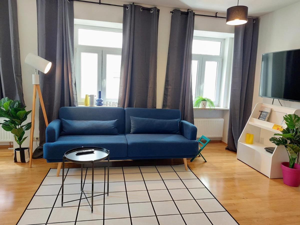 Ferienwohnung Viel Platz Fuer Gruppen Inkl. Waschmaschine, Hochstuhl Und Playstation Mitten In Der Altstadt Amberg Exterior foto